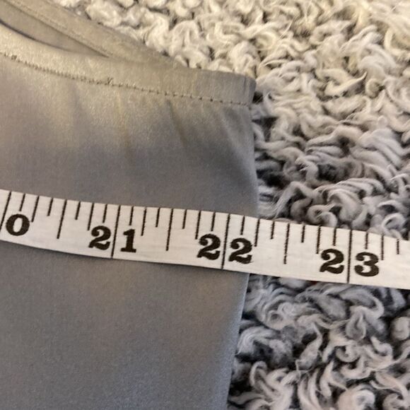 TALBOTS 14 Gray Stretch 100% Silk Shell Ruffle Top - Picture 9 of 11